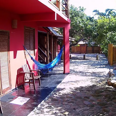 Mandacaru Chalés e Suítes Itamambuca-2